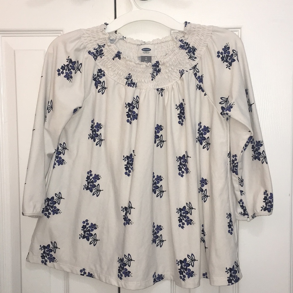 ✰ white blouse w/ flowers ✰